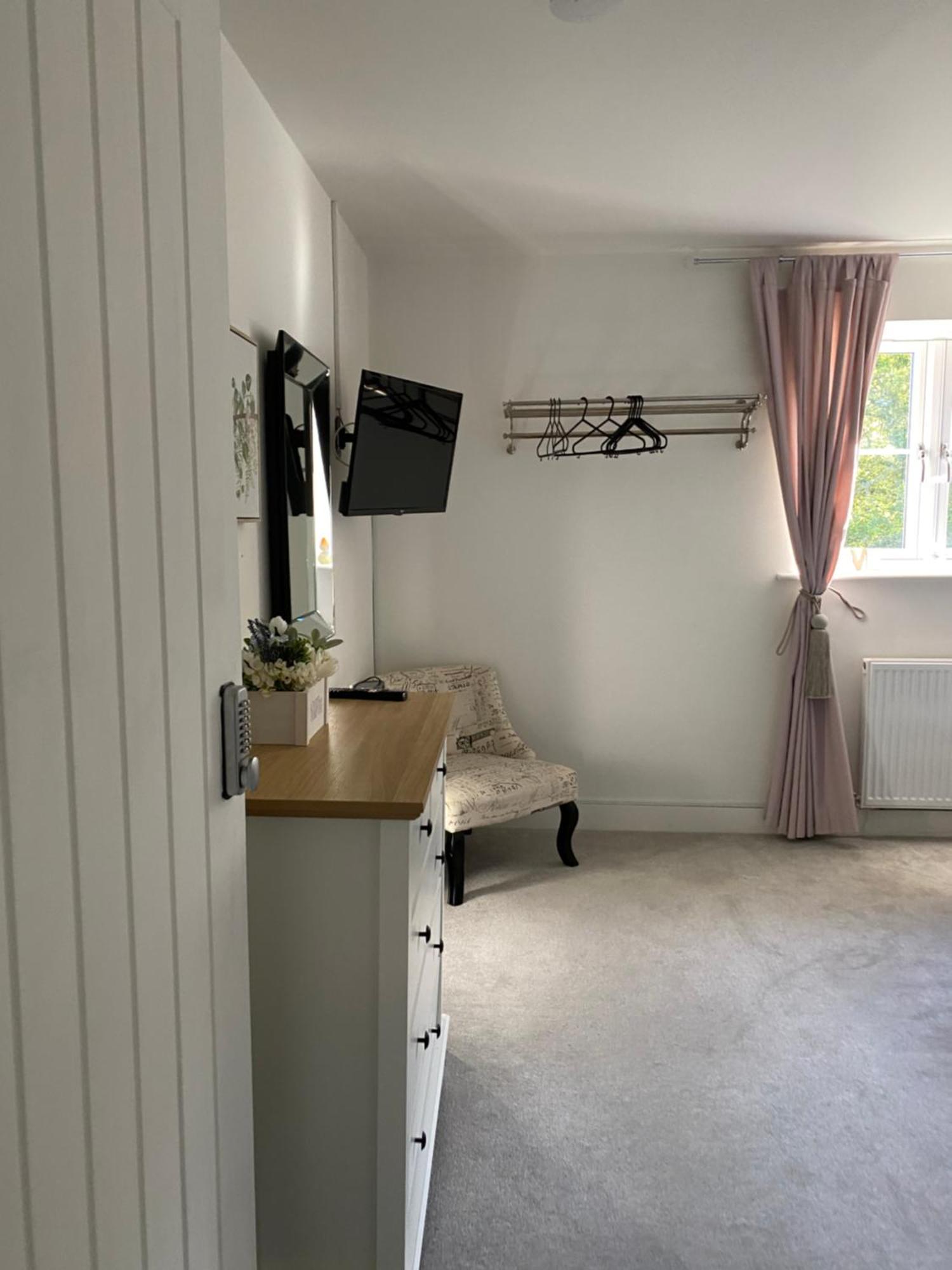 4 Freelands Gate, Witney, Oxfordshire Villa Екстериор снимка